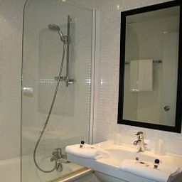 Camera da bagno Kyriad Paris La Defense Courbevoie