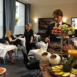 Buffet Apart Hotel Residenz Am Deutschen Theater