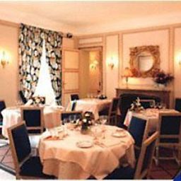 Sala de desayuno en el restaurante Domaine du Verbois Chateaux et Hotels Collection