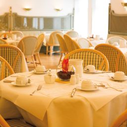 Sala colazione Derag Livinghotel Prinzessin Elisabeth