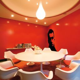 Sala colazione nel ristorante Derag Livinghotel Prinzessin Elisabeth