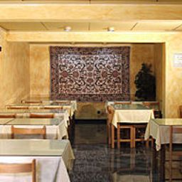 Breakfast room within restaurant Botânico Fotos