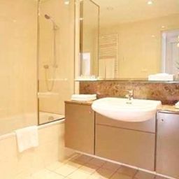 Bathroom Adina Apartment