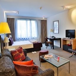  Adina Apartment
