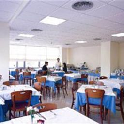 Salle du petit-déjeuner située dans le restaurant Ciutat de Mollet