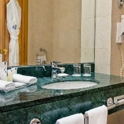 Cuarto de baño Gefinor Rotana Hotel