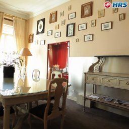 Salle du petit-déjeuner située dans le restaurant La Villa Tosca