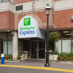 Widok zewnętrzny Holiday Inn Express TORONTO DOWNTOWN