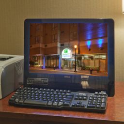  Holiday Inn Express TORONTO DOWNTOWN