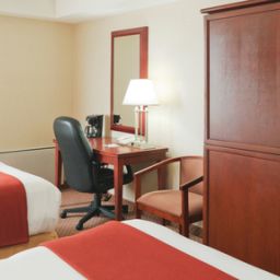  Holiday Inn Express TORONTO DOWNTOWN