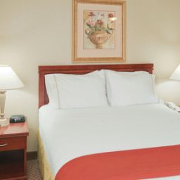  Holiday Inn Express TORONTO DOWNTOWN
