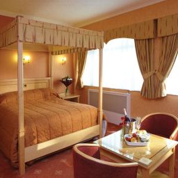  Best Western Cresta Court Altrincham