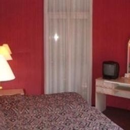 Room Mirabeau