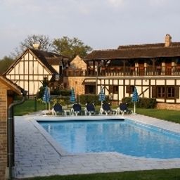 Бассейн L Oree des Chenes Relais du Silence