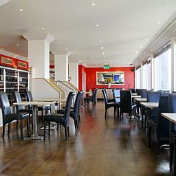 Salle du petit-déjeuner située dans le restaurant Saint Georges Fotos