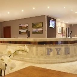 Recepción Pyr Marbella Studios
