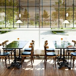 Sala colazione nel ristorante ibis Muenchen Messe