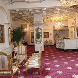 Halle Imparatul Romanilor