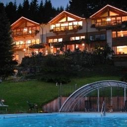 Фасад Gartenhotel Rosenhof