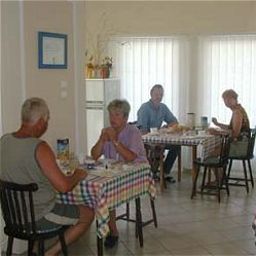 Salle du petit-déjeuner située dans le restaurant Barbara