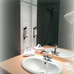 Camera da bagno P'tit Dej-HOTEL Castres