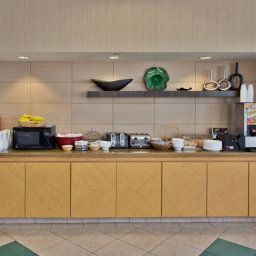 Ресторан La Quinta Inn & Suites Miami Airport West