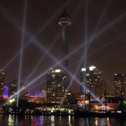  Holiday Inn TORONTO-INT`L AIRPORT