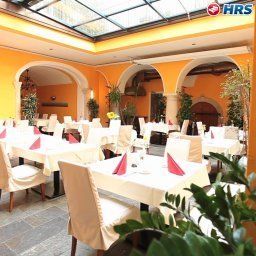 Breakfast room within restaurant Hotel zum Dom Palais Inzaghi