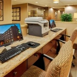  Holiday Inn Express HARRISBURG EAST