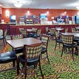 Restaurant Holiday Inn Express HARRISBURG EAST