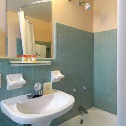 Camera Days Inn and Suites Miami/North Beach Oceanfront
