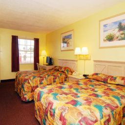 Chambre Econo Lodge  Inn & Suites Maingate Central