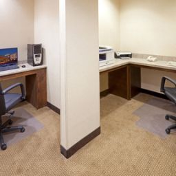  Holiday Inn Express Hotel & Suites EAGLE PASS