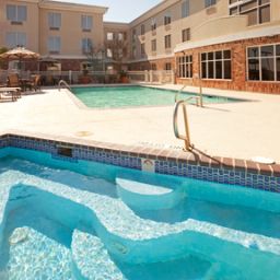Piscina Holiday Inn Express Hotel & Suites EAGLE PASS