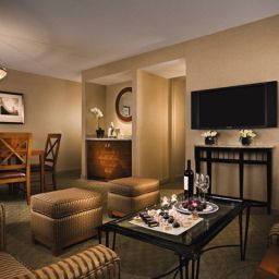 Suite Omni Chicago Hotel