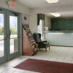 Hall Columbus Inn and Suites