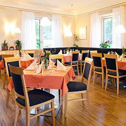 Salle du petit-déjeuner située dans le restaurant Rothmayr Gasthof Fotos