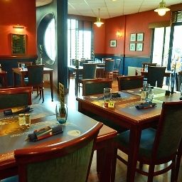 Sala de desayuno en el restaurante Rouen Saint Sever