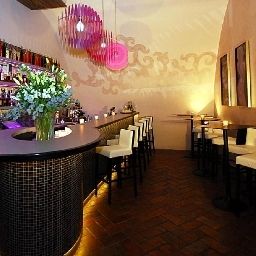 Bar Iron Gate