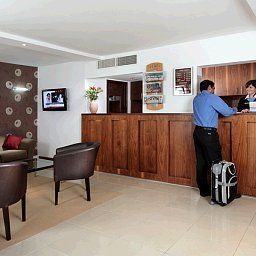 Réception Kensington Court Crystal Hotel