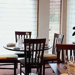 Salle du petit-déjeuner située dans le restaurant Novotel Milton Keynes