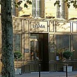 Exterior view Le Walt Eiffel Tower