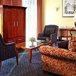 Suite Courtyard Warsaw Airport