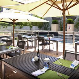 Sala colazione nel ristorante Novotel Barcelona Sant Joan Despi