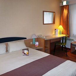 Salle du petit-déjeuner située dans le restaurant ibis Brussels Centre Ste Catherine