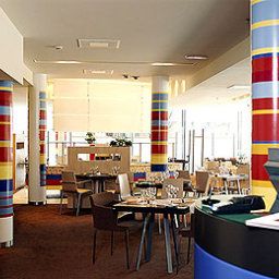 Salle du petit-déjeuner située dans le restaurant Novotel Mechelen Centrum