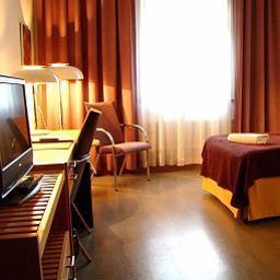 Room Kuninkaantie