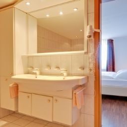  Bodenseehotel Dreikönig