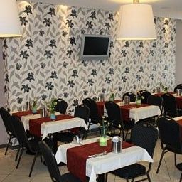 Комната для завтраков City Hotel