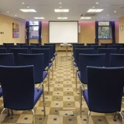 Конференц-зал Crowne Plaza LONDON - GATWICK AIRPORT